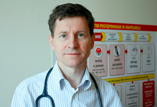 Dr_Witold_Bartosiewicz Zima to czas roztoczy. Jak chronić przed nimi dzieci?