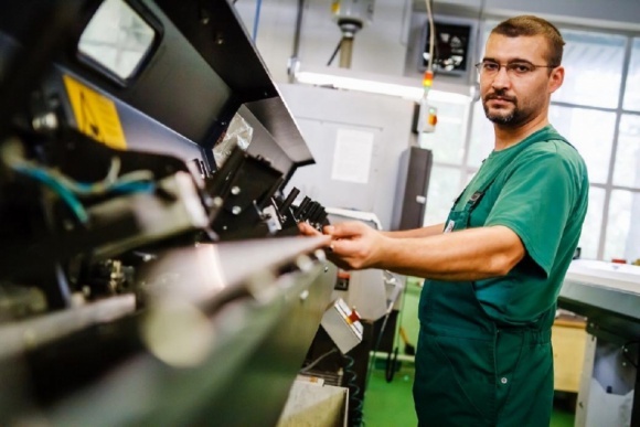 Wystartowała kolejna edycja programu stażowego w ChM Zdrowie, BIZNES - Łącznie 15 osób zyska szansę odbycia płatnego, trzymiesięcznego stażu w firmie ChM. Oferta została skierowana do studentów z całego kraju, więc szykuje się dość zacięta rywalizacja.