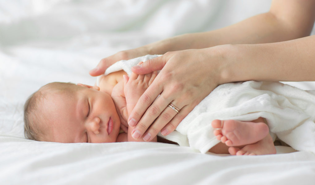 niemowlę Wakacyjne baby boom – już dziś zapisz maleństwo na USG bioderek