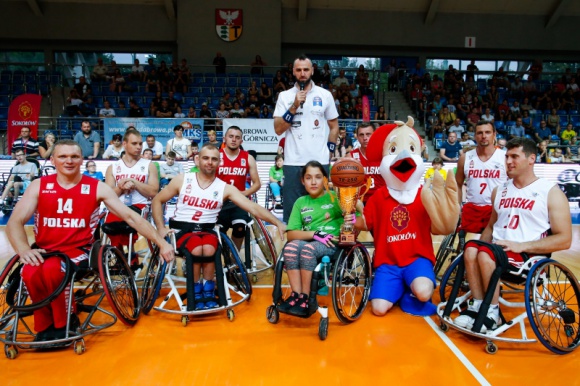 SOKOŁÓW promuje zdrowy tryb życia wśród pracowników Zdrowie, BIZNES - Pod hasłem #ucieknijcukrzycy firma Sokołów prowadzi wewnętrzny program edukacyjny, który podnosi świadomość zagrożeń związanych z cukrzycą i promuje prozdrowotne zachowania. Od czerwca 2017 r. trwa akcja popularyzująca aktywność fizyczną wśród pracowników.