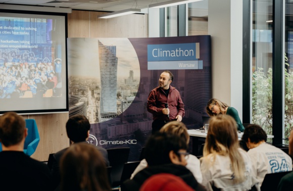 Za nami kolejna edycja Climathonu Zdrowie, BIZNES - Aplikacja do monitorowania oszczędzania energii elektrycznej oraz deszczowy ogród – oto zwycięskie pomysły tegorocznej edycji Climathonu w Warszawie i Krakowie.