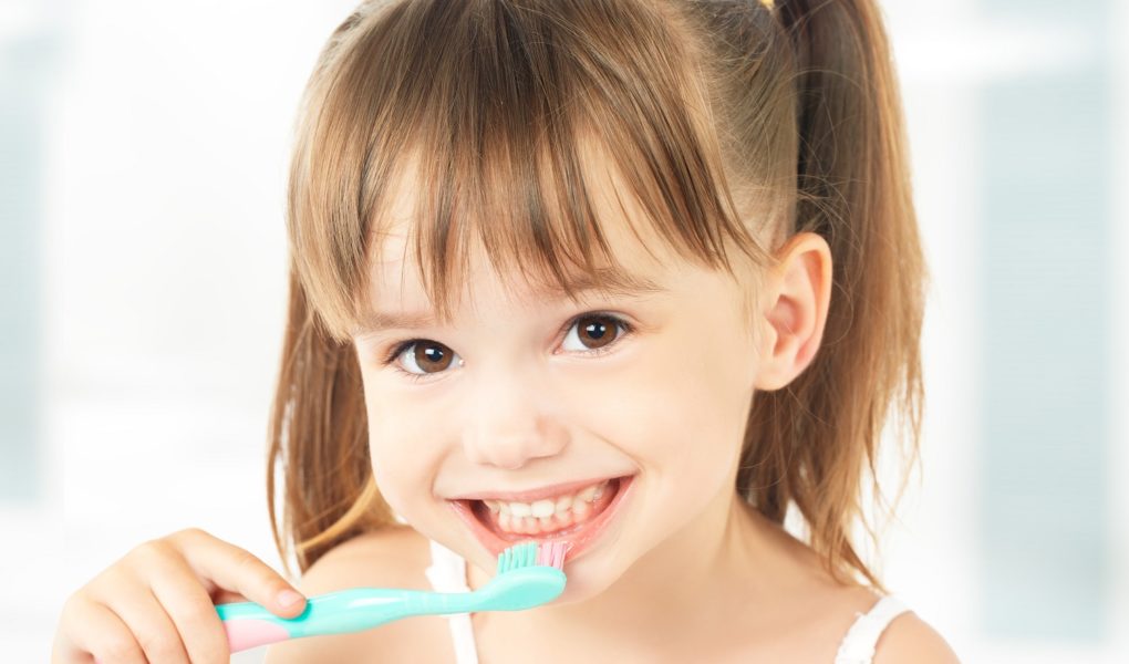 Jak dbać o zęby dzieci?